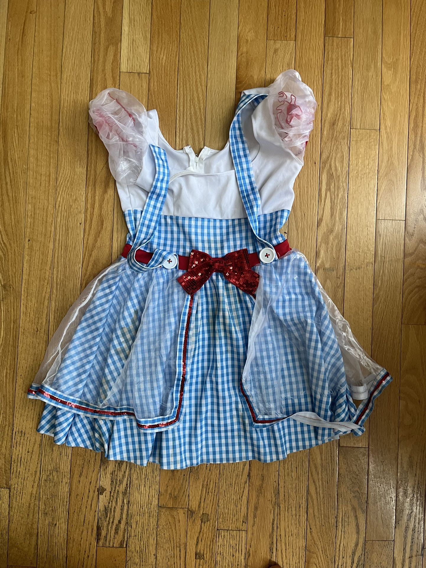 Halllween Costumes And Decorations