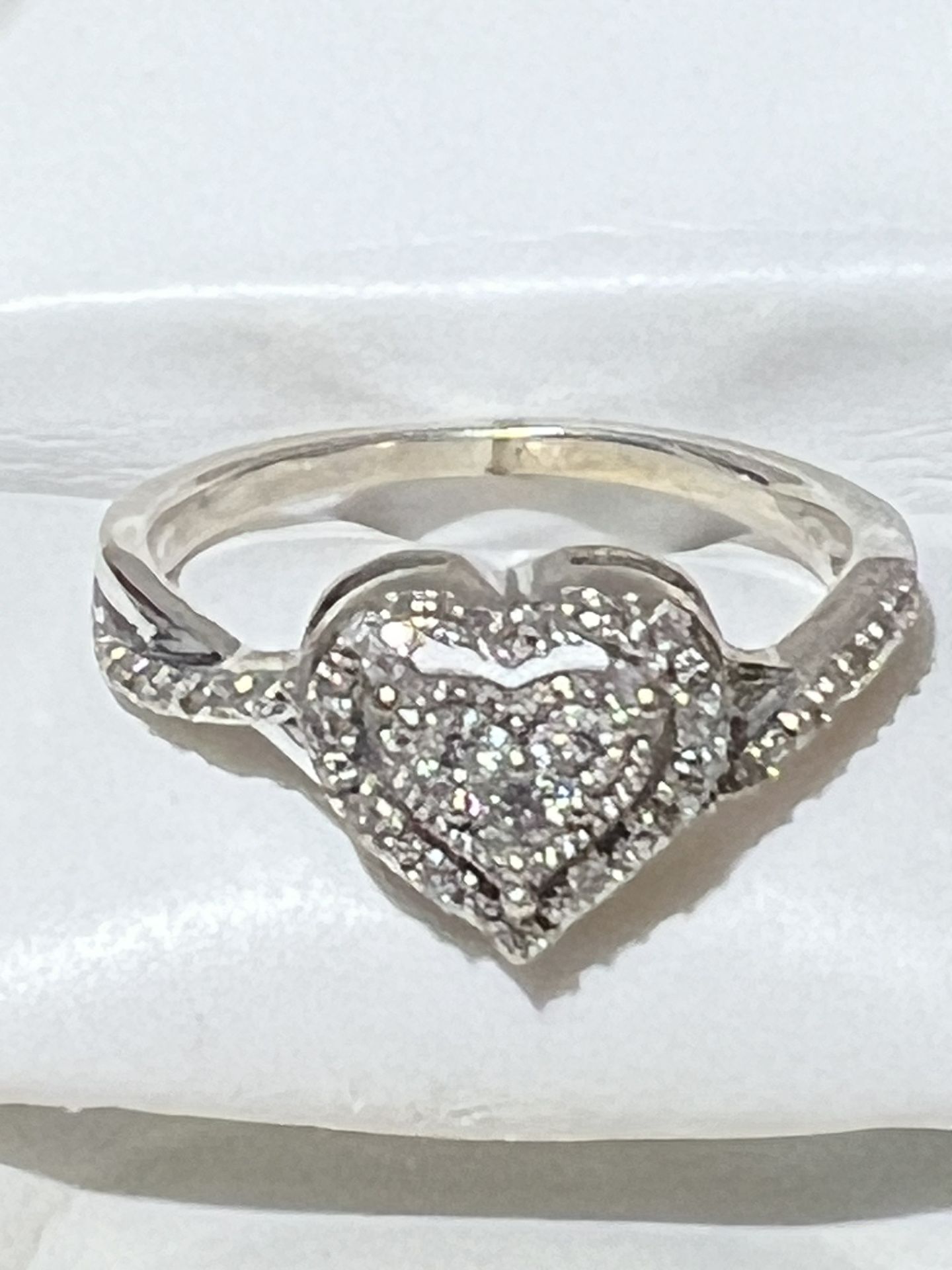 BEAUTIFUL PURE STERLING SILVER WITH REAL DIAMONDS HEART RING SIZE 7.5 