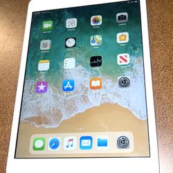 - White Apple iPad Mini (2) 32GB No Locks {Grade A} 