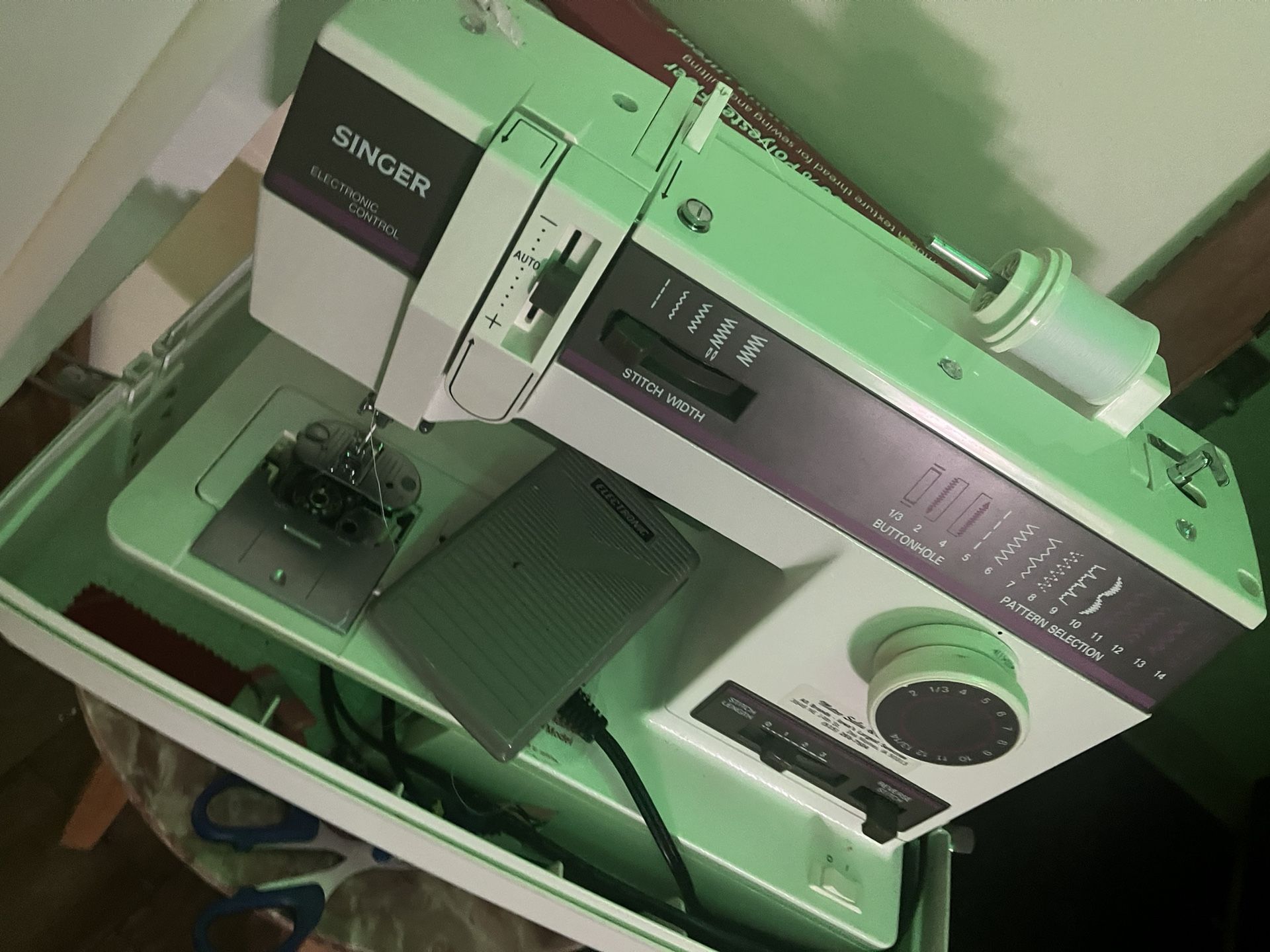 Singer 9420T Sewing Machine – Reliable & Comes with Manual