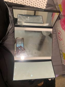Vanity mirror