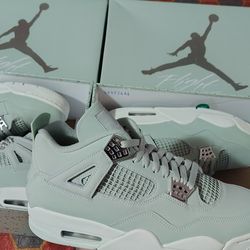 BRAND NEW DS SEAFOAM JORDAN 4 9.5M & 10M