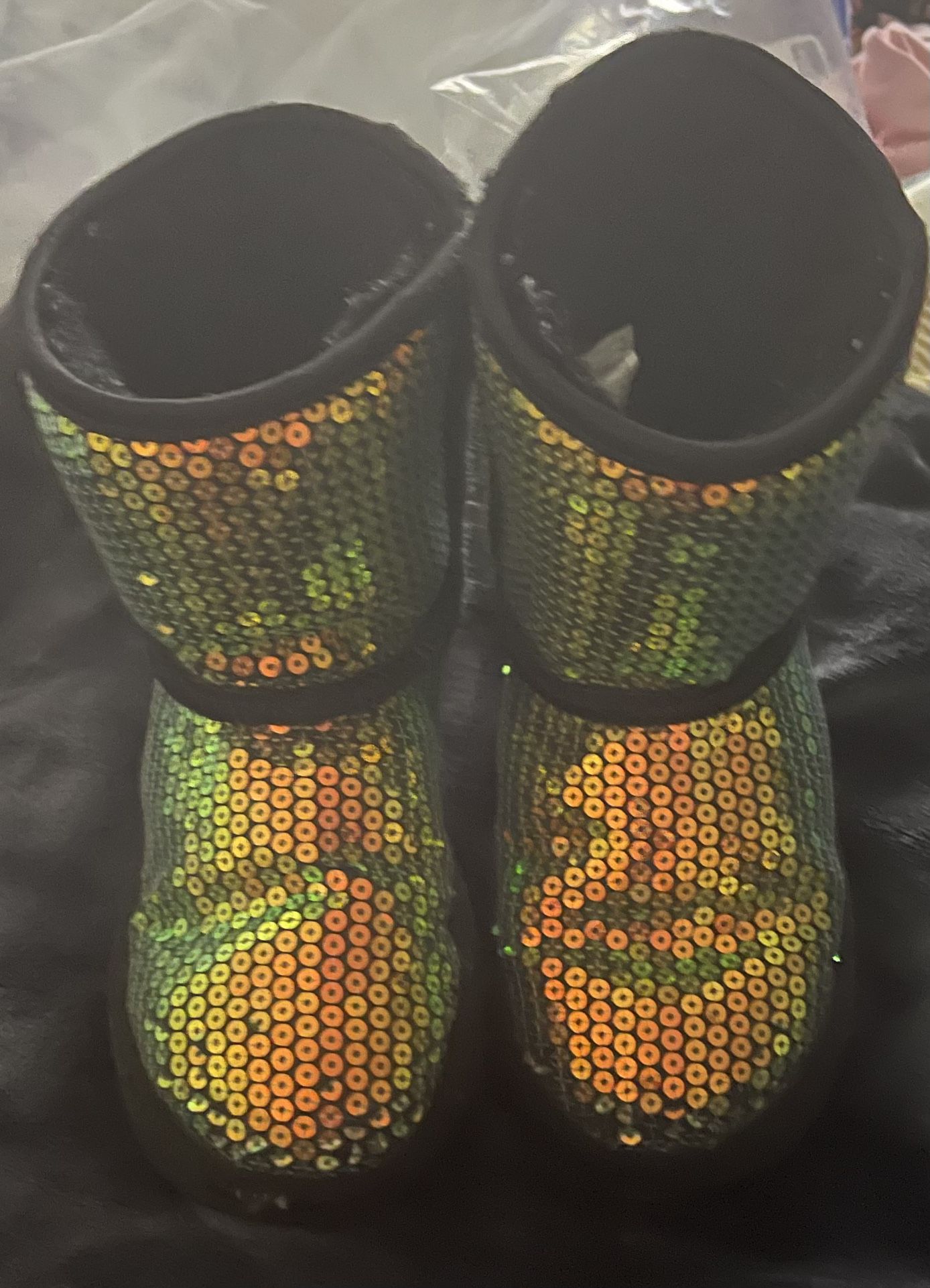 UGG girl’s classic II stellar Sequin Boots Size 12