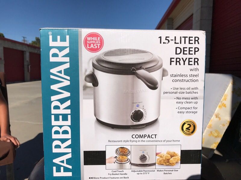 Farberware 2.5 Liter Deep Fryer Stainless Steel 8 Cups Basket NEW IN BOX  for Sale in Honolulu, HI - OfferUp