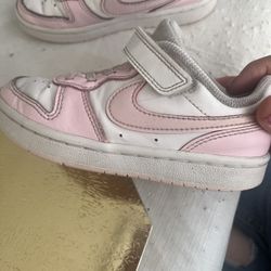 Nike Toddler Girls Size 11