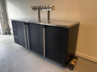 Micro Matic Commercial 8-Tap Draft Beer Cooler / Kegerator
