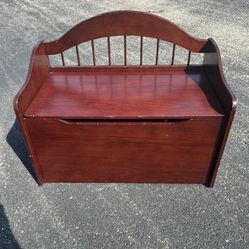 KIDKRAFT wooden bench toy box 28”T 33”L 19”W storage seat blanket storage