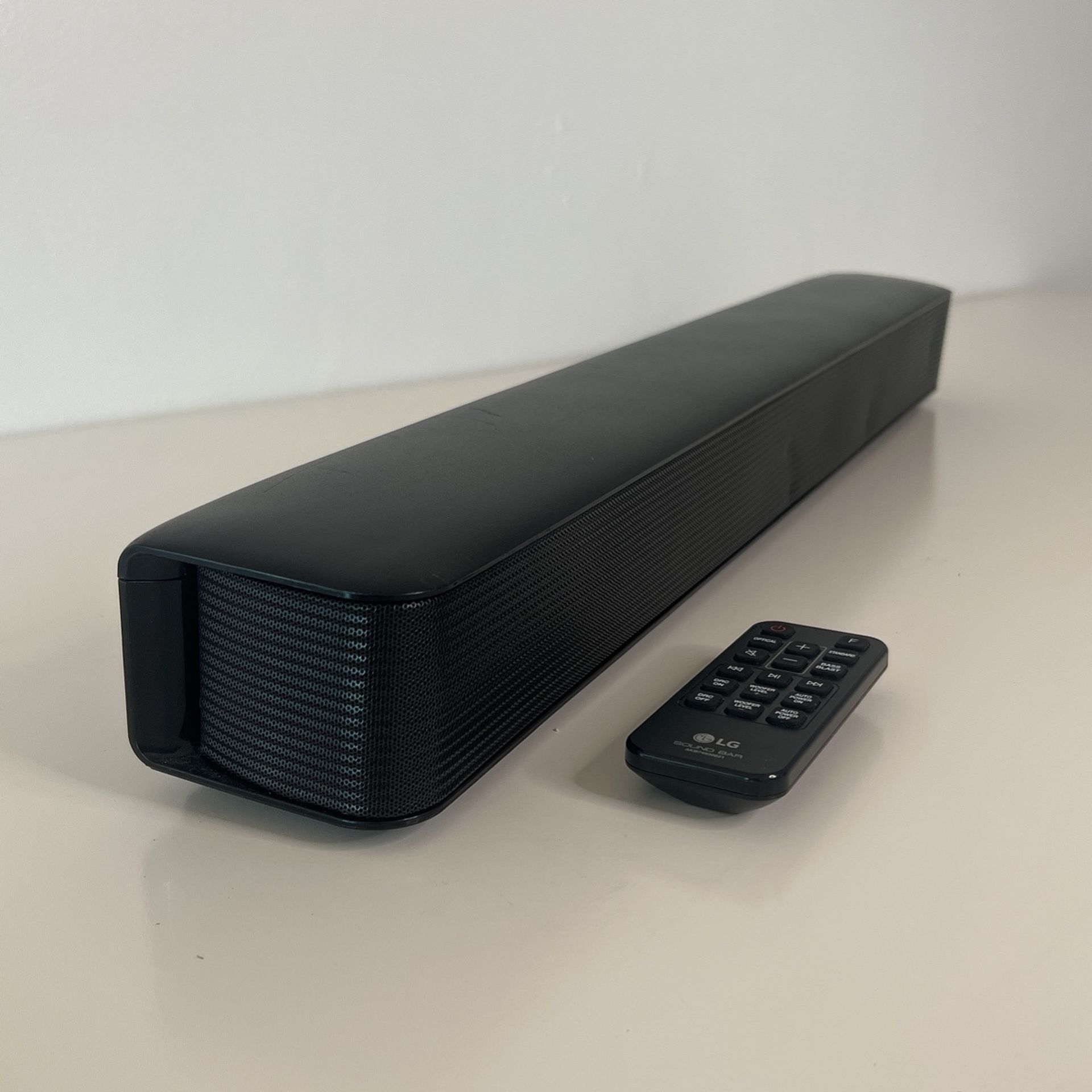 LG SK1 2.0-Ch Compact Sound Bar Bluetooth