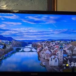 SAMSUNG 46 Inch LCD Flatscreen TV 