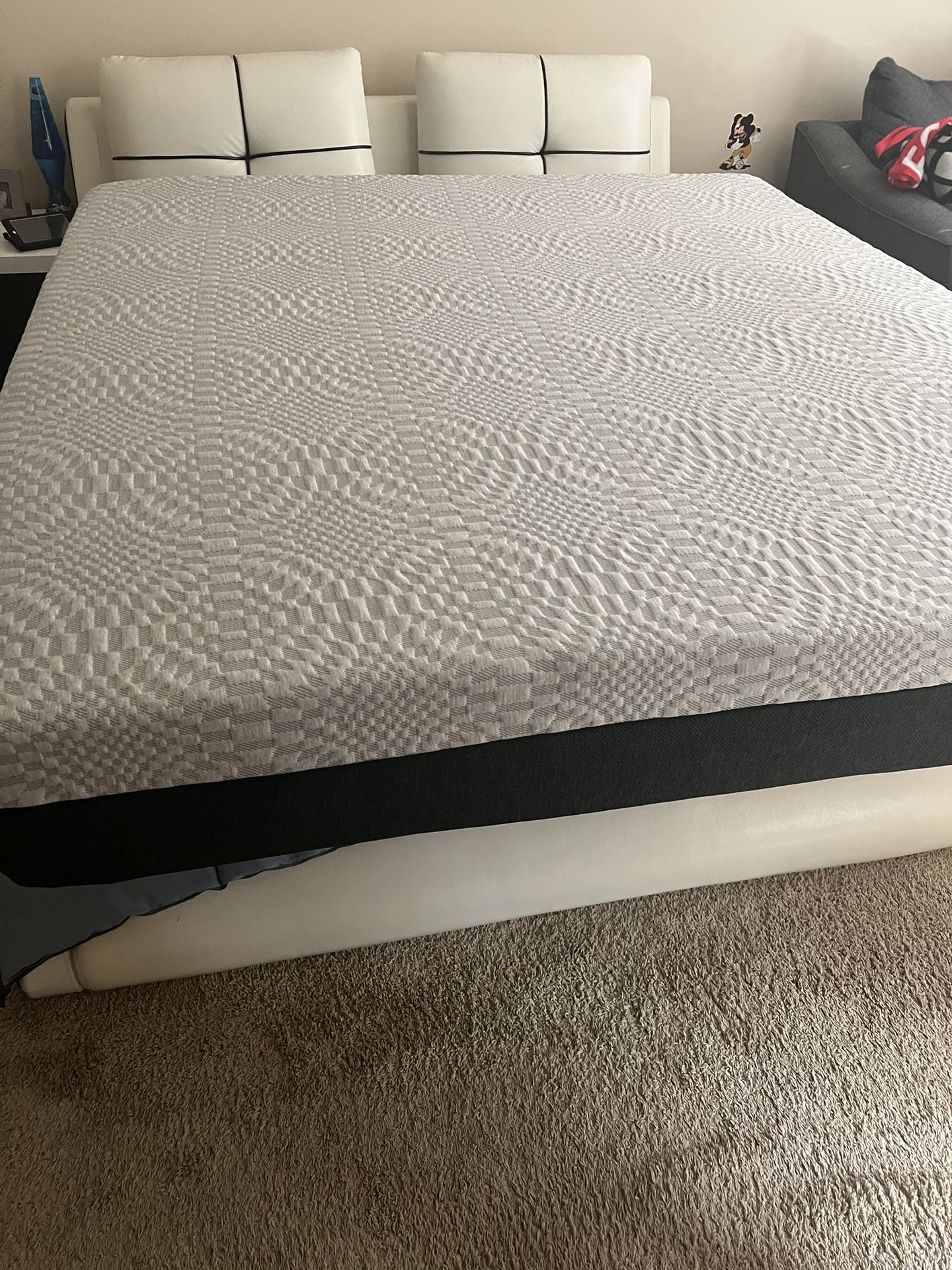 Sealy Cool 12" Medium Hybrid Mattress with CopperChill Technology
