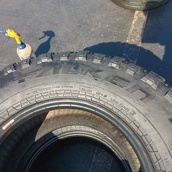 2 llantas Lt 35 X 12.50 R17 Falken Wildpeak M/T