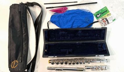 LIKE NEW - Silver Flute with Case and Accessories