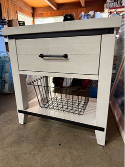Montana Nightstand