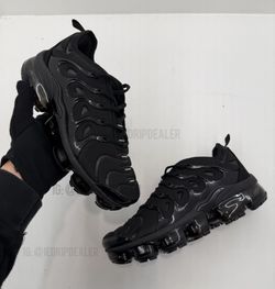 Nike Air VaporMax Plus Triple Black