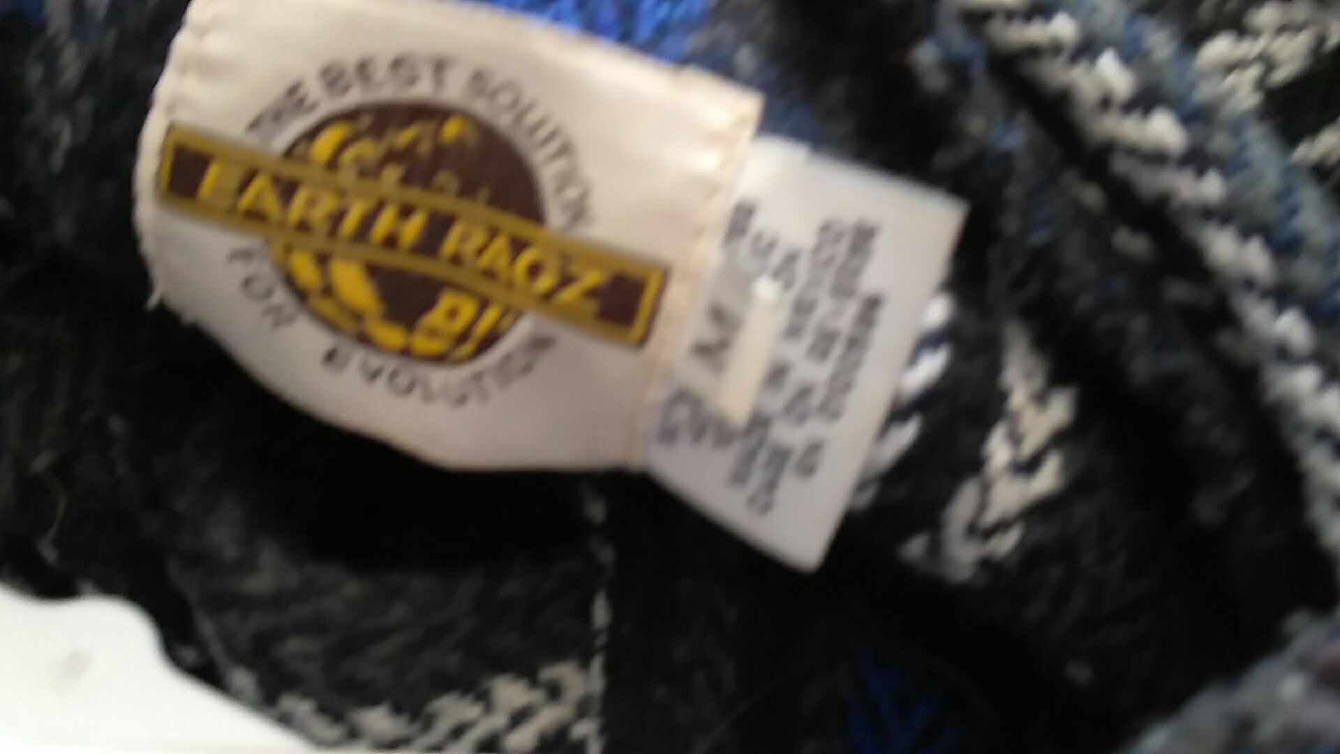 Awesome pull over Earth ragz brand size med