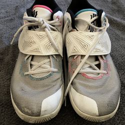Nike Kyrie Basketball Shoes