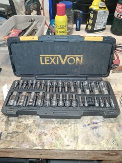 Lexivon Socket Set with Case