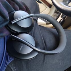 Bose Noise Cancelling Headphones 