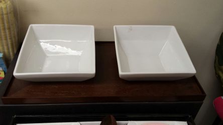 Designer Avena pet bowl set with wood tray new in box