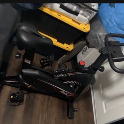 Bicicleta Para Ejercitar Esta Practícamente Nueva 