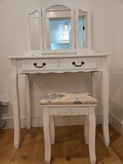 Free White Makeup Vanity with Mirror & Stool