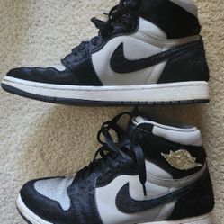 Nike Air Jordan1 Retro Hi OG Womans Size 9