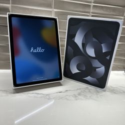 Apple iPad Air 5th Gen M1 256GB Wi-Fi! Like New!