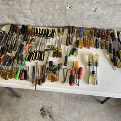 Assorted Screwdrivers 
