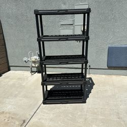 Storing rack