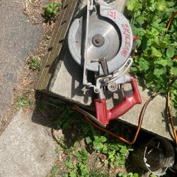 Worm Drive skil Saw. Mag 77 7 And 1/4 Blade