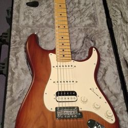 Fender Stratocaster AmPro ll HSS