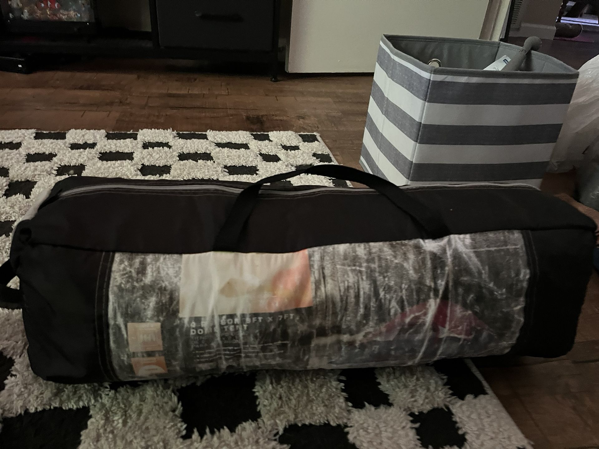 9 x 7ft Dome Tent