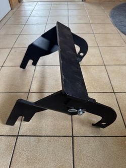 John Deere BM20779: Click-N-Go Rear Weight Bracket