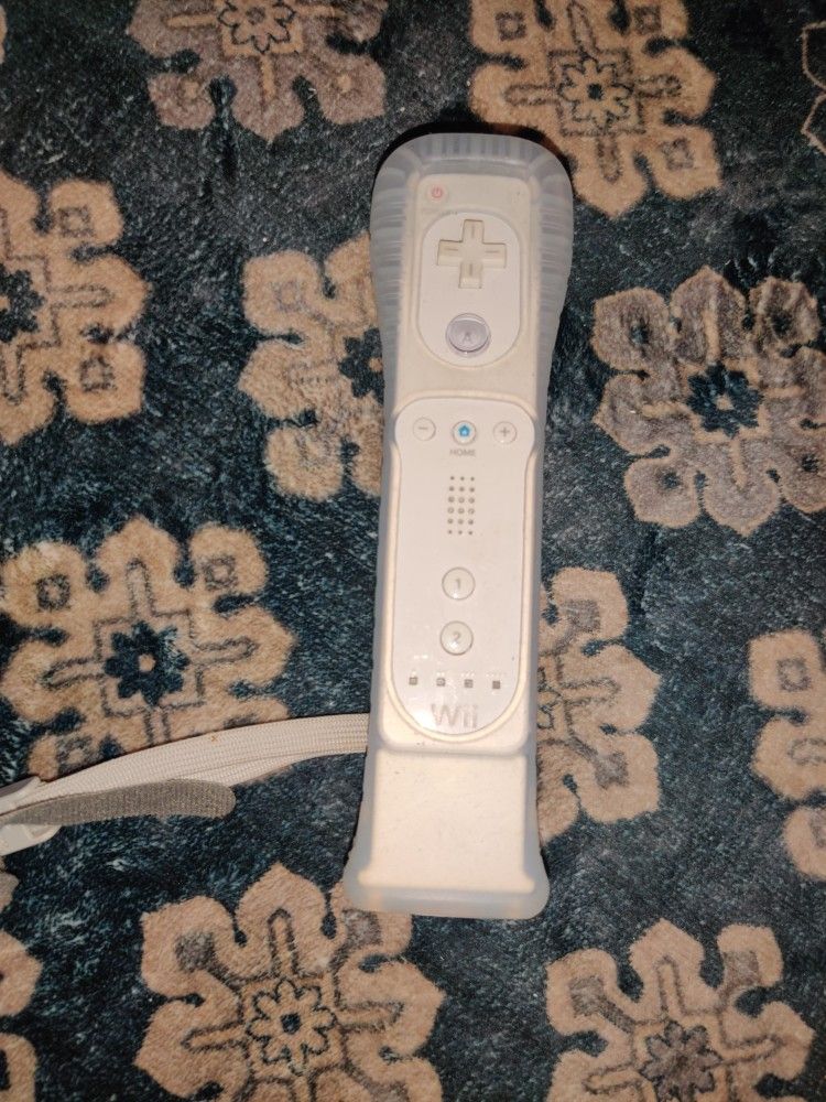 Nintendo Wii Controller. Asking $15