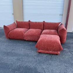 4 Piece Ref Chenille Sectional Sofa ( Can Deliver For $10 )
