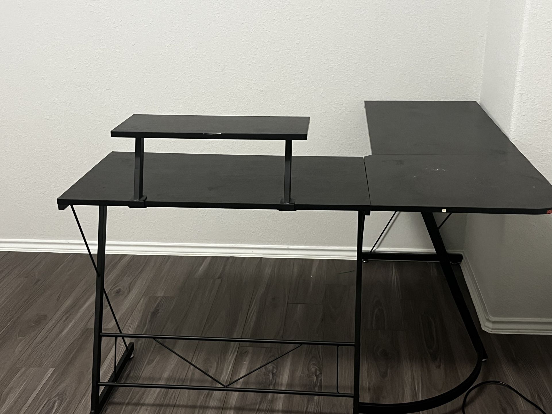 Work Desk. Great Condition