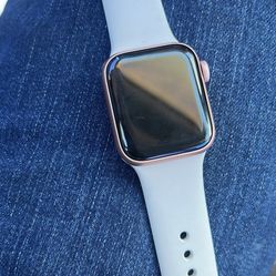 Apple Watch SE ,Rose Gold, 40mm
