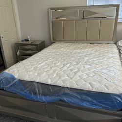 Queen Bed Set + Mattress And No spring