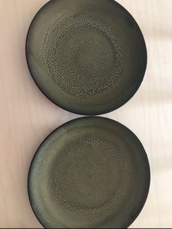 Stoneware Dinner Plates - 1 Pair 