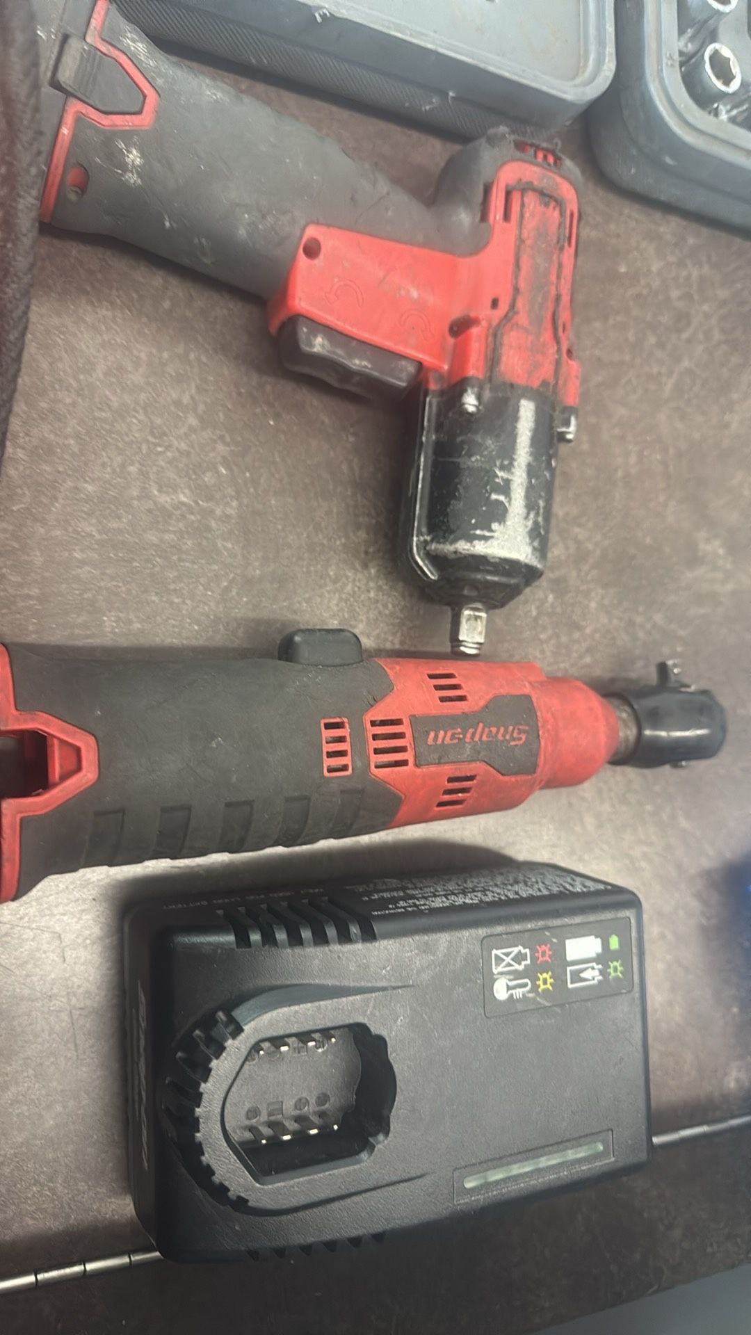 Snap On 3/8 Impact And 1/4 In Ratchet