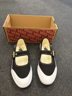 VANS Mary Jane Black/Tuna White Kids Size 2 New In Box