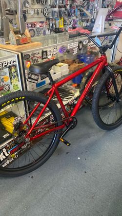 Throne The Goone 29 red new