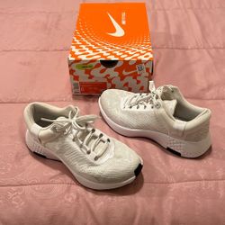 Nike Renew Serenity Run 2 Size 6