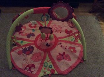 Baby play mat with toys like new