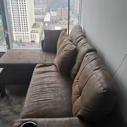 Reversible L-Shaped Sleeper Sectional & Cup Holders – Used