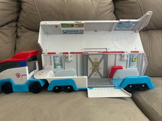 Paw Patrol Semi-truck