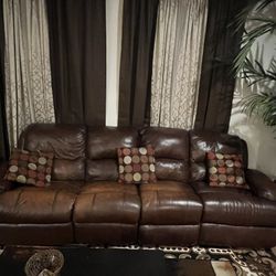 Large 4 Seater Sofa( 1 Recliner)