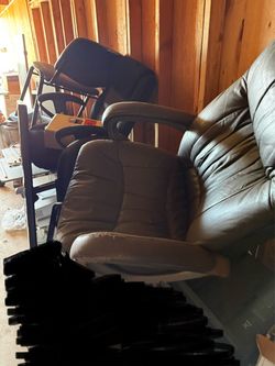 Multiple Office Chairs