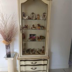 French Provential Vintage 1960’s  Curio Cabinet