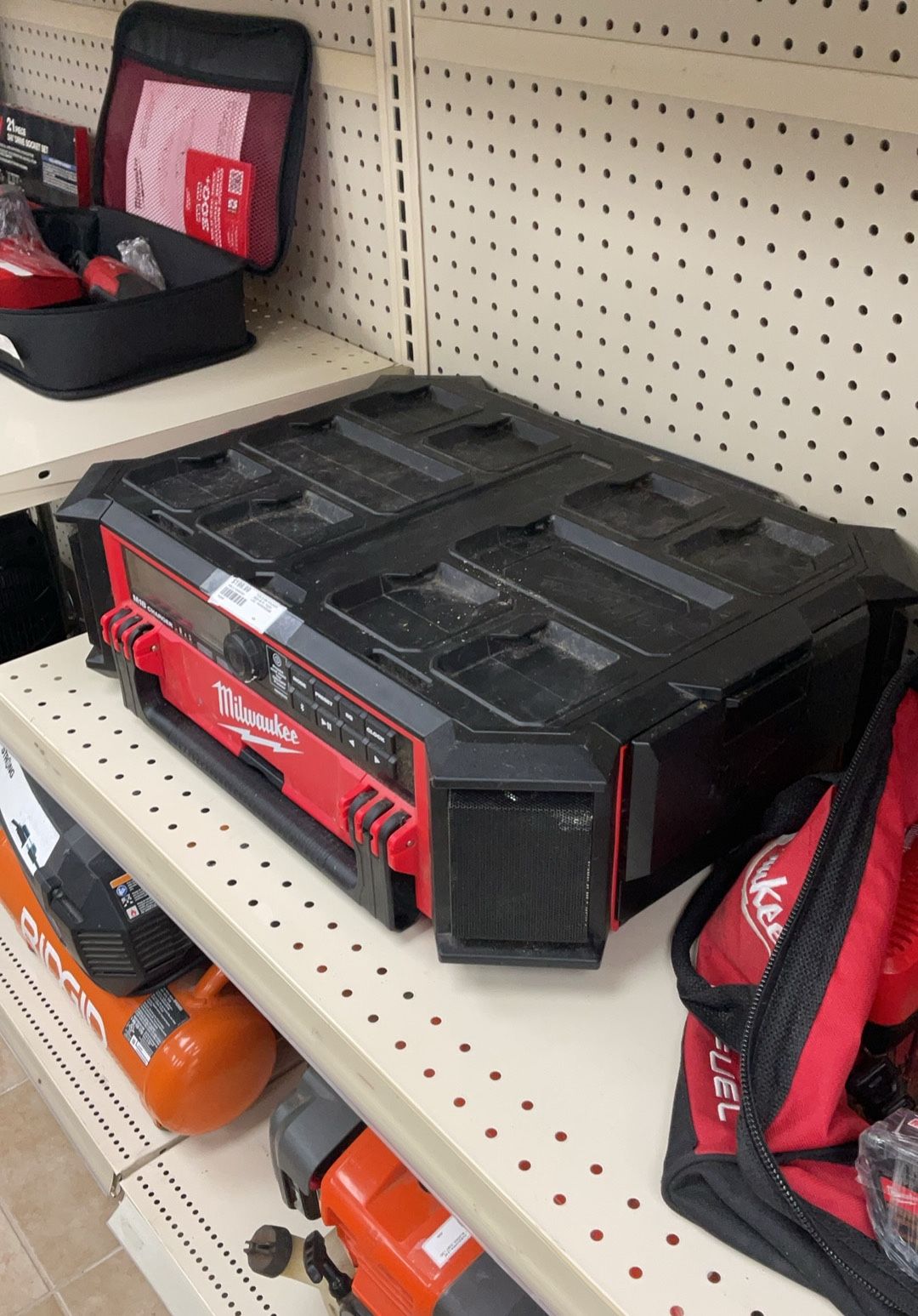 Milwaukee Packout Radio